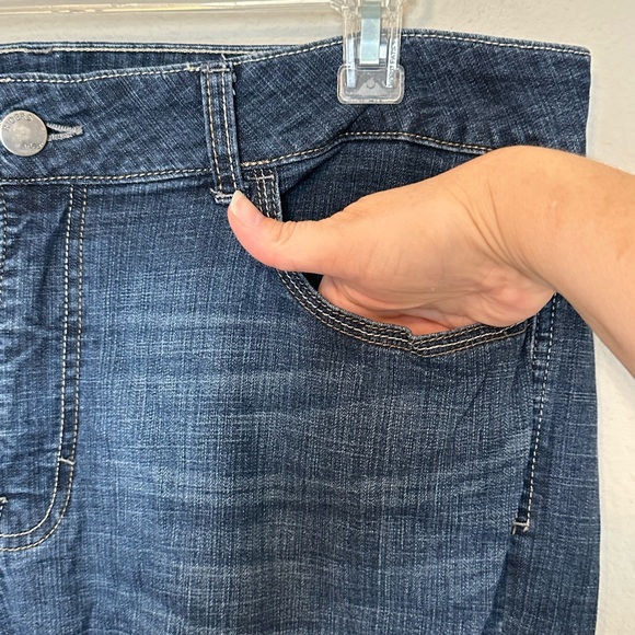 Riders by Lee Mid Rise Stretch Dark Wash Distressed Straight Leg Jeans- size 18 - Picture 5 of 9